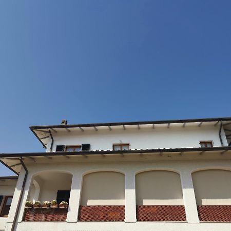 Villa Flora Affittacamere Luni Eksteriør bilde