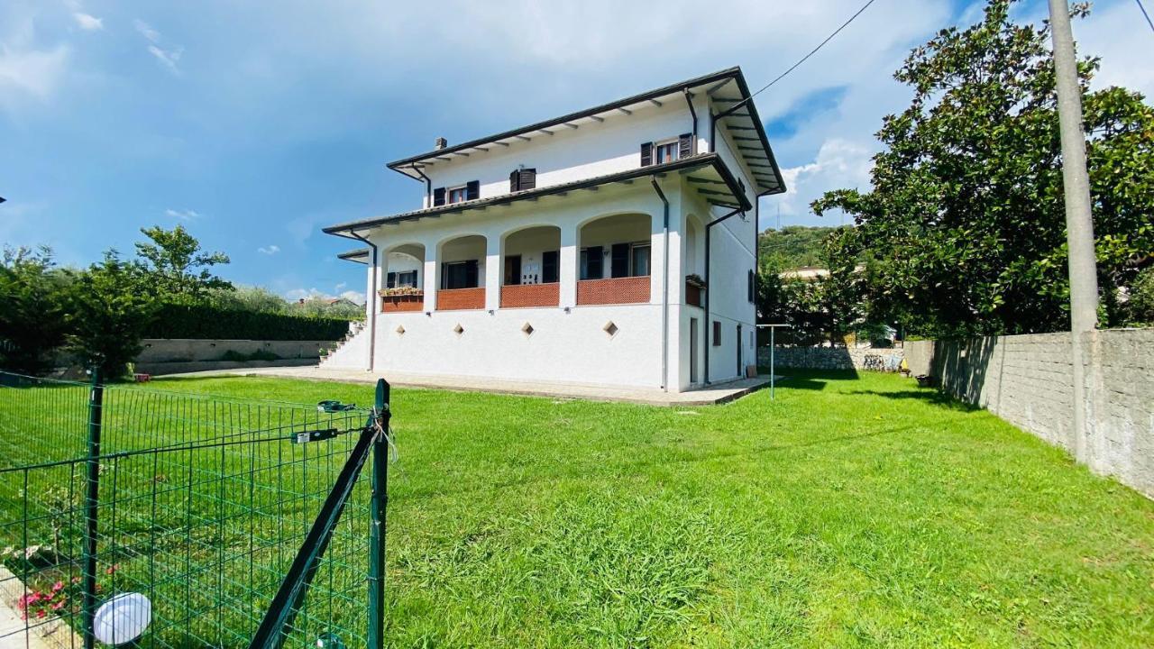 Villa Flora Affittacamere Luni Eksteriør bilde