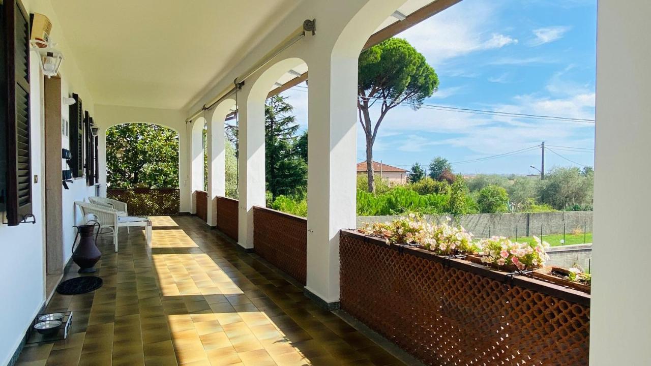 Villa Flora Affittacamere Luni Eksteriør bilde